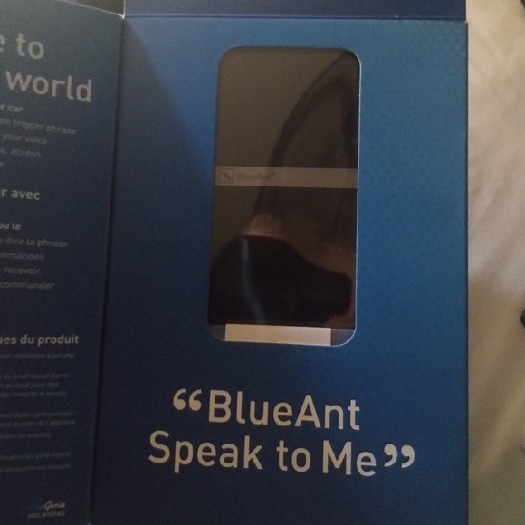 True handsfree voice controlled car speakerphone - Picture 2 of 3